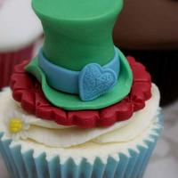 Alice in Wonderland cupcakes 