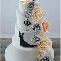 Wedding cake in silver and gold