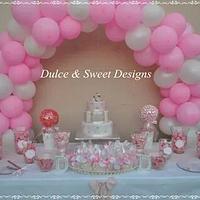Pink sweet table