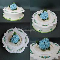 Royal icing collar and hydrangea