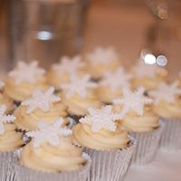 Snowflake Wedding Cake (for my own wedding!) 