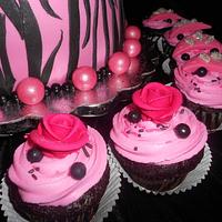 Royal hot pink roses  and pink crowns on cupcakes