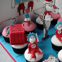 Cat in The Hat Cupcakes