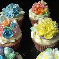 Birthday floral cupcakes