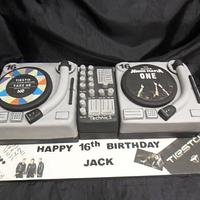 double deck record player birthday cake