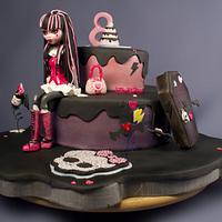 Monster High Draculaura cake