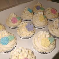 Pastel Engagement Cupcakes
