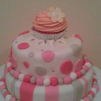 2 Tier cake with cupcake topper