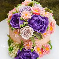 Cake with bean paste flowers