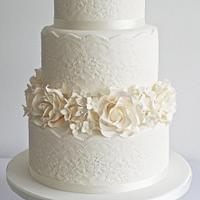 Lace, Roses & Hydrangea Wedding Cake