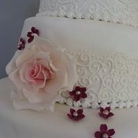 Roses and Lace wedding cake
