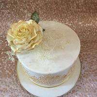 Single tier Vintage Rose wedding cake