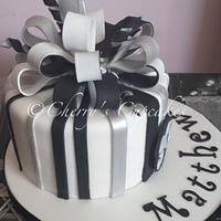 Loopy Bow Birthday Cake