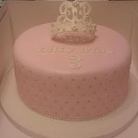 Pink tiara cake
