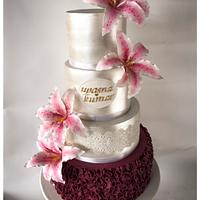 Lilies and Pearly Wedding Cake 
