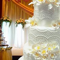 Wedding cake white and yellow