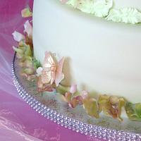 Wedding cake with gentle tulips