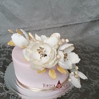 Elegant cake with sugar flower