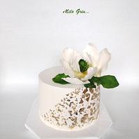 Magnolia wedding cake