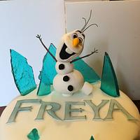 Frozen 'Olaf' piñata cake