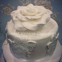 Vintage lace wedding cake