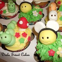 cute bugs cupcakes