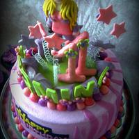 Hannah Montana themed cake and cupcakes