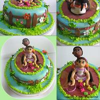 A Garden Theme Cake with mother and daughter suar models.