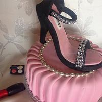 Shoe and make up pleated cake