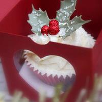 holly and berry cupcakes 