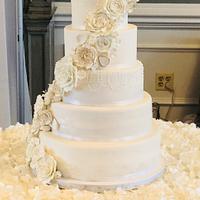 Classy Elegance Wedding Cake