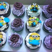 Minion cupcakes