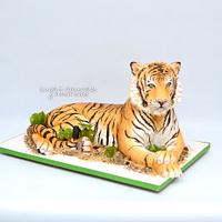 Sculpted tiger cake!