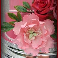 Pink gumpaste flower weddingcake