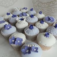 Vintage cupcakes in lilac