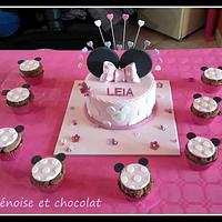 Minnie mousse cake and cupcakes