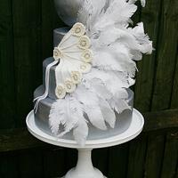 Art deco feather fan cake