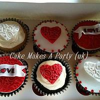 A Box Of Lurve Cupcakes!
