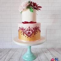 Wedding cake with painted lace