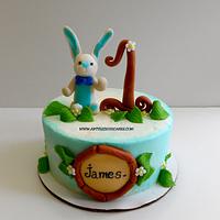 Smashed cake matching with farm themed birthday cake