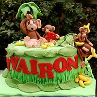 Cake with monkeys