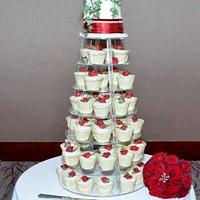 Red rose wedding cake & Cupcakes