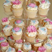 Vintage Wedding Cake & Mini Cupcakes
