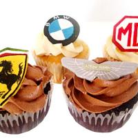 supercars badge cupcake