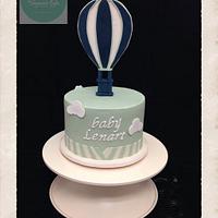 A hot air balloon cake