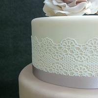 Lace and Roses Wedding cake