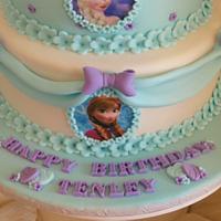 Olaf and Frozen themed Cake