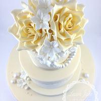 Pearl anniversary wedding cake