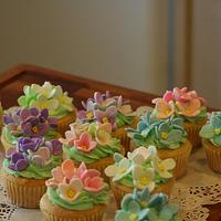 Hydrangea Cup Cakes