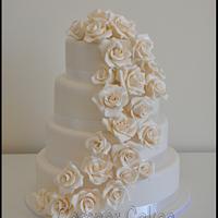 wedding cakes with roses